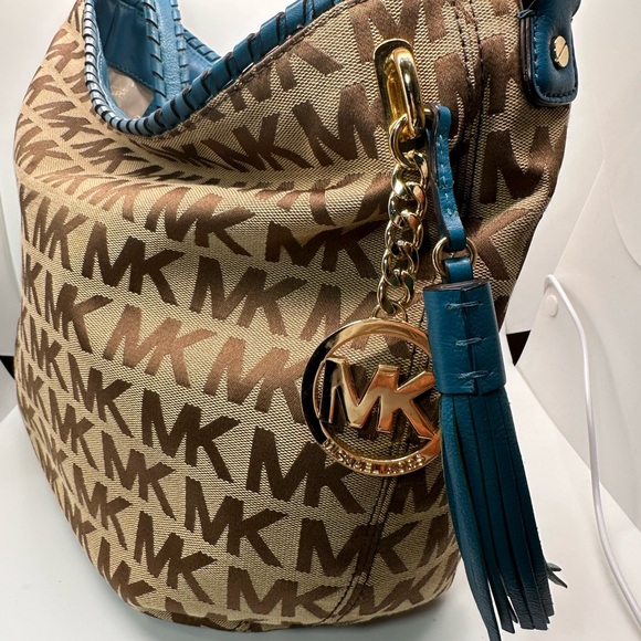 Michael Kors Handbags - Michael Kors Bennet Large Signature Logo Shoulder Hobo Bag with COA